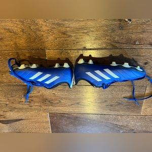 Kids soccer cleats
